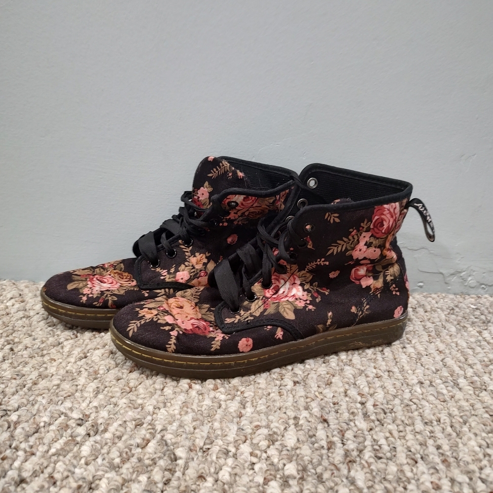 Doc Martens Womens size 7 floral canvas ankle length boots